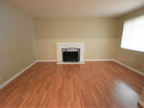 5th image of 156 Harvard Ave
