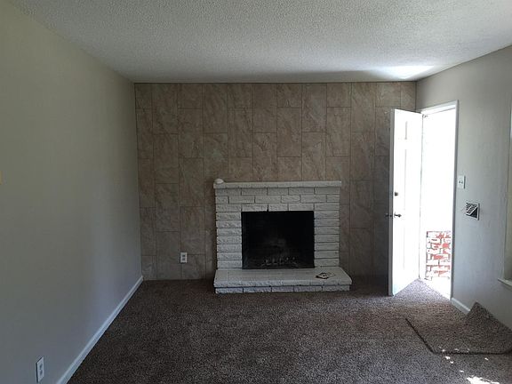 4th image of 4739 E Orleans Ave
