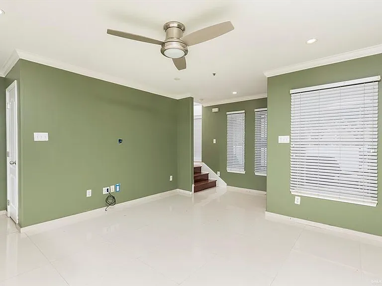 103 S 48th Ln #1 — Photo 3