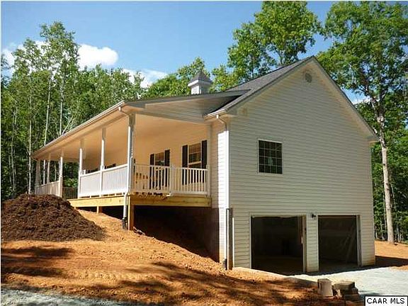 5th image of 10 Fox Ln