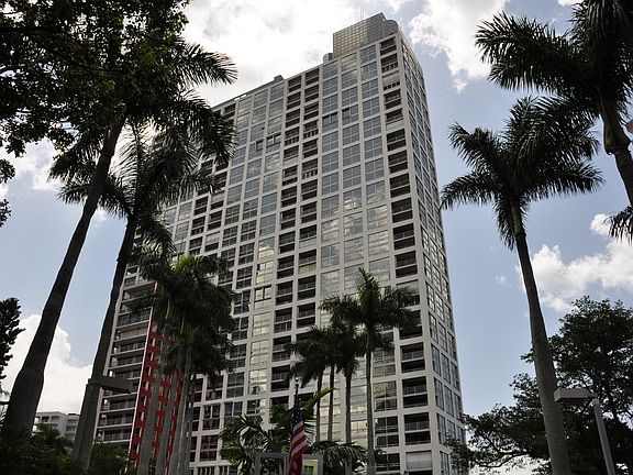 3rd image of 1541 Brickell Ave APT 1001