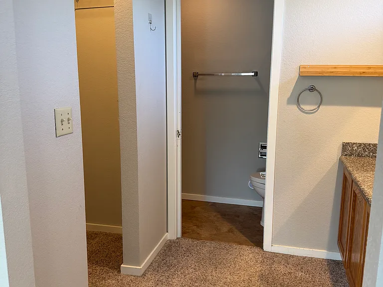 primary suite hall