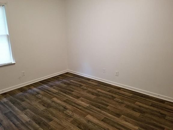 5th image of 113-B Toby Cir