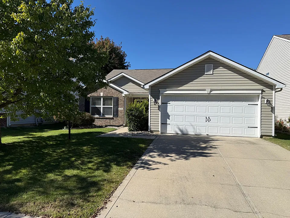 15519 Old Pond Cir