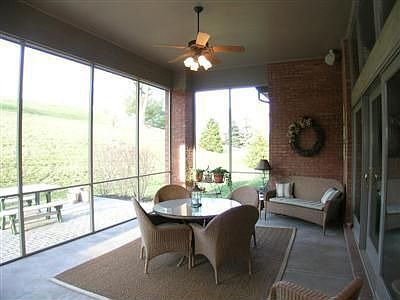 2nd image of 2124 Wexford Ln