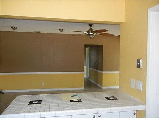 4th image of 2000 NW 12th Ave