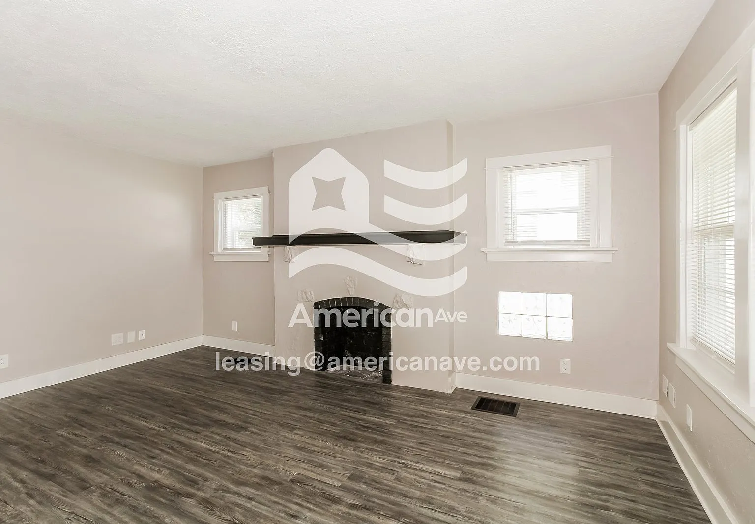 2 bed, 1.0 bath, 936 sqft, $1,097 — Photo 2