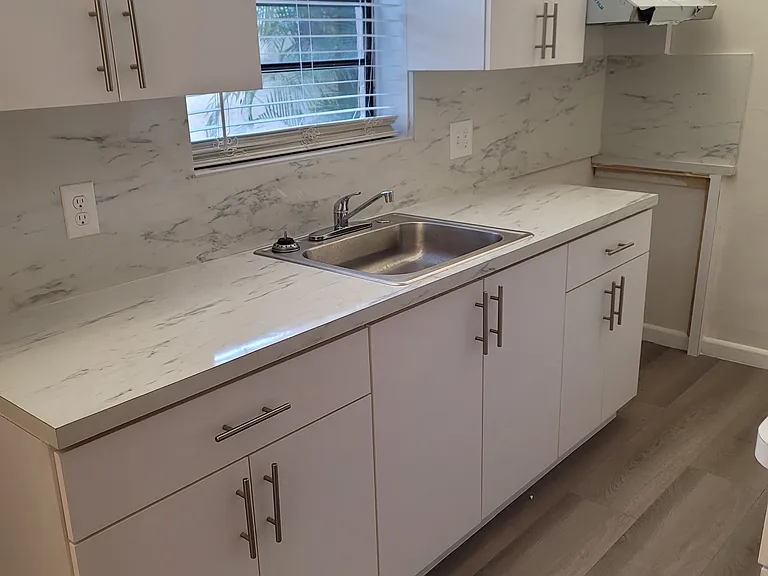 1041 SE Monterey Rd #B — Photo 6