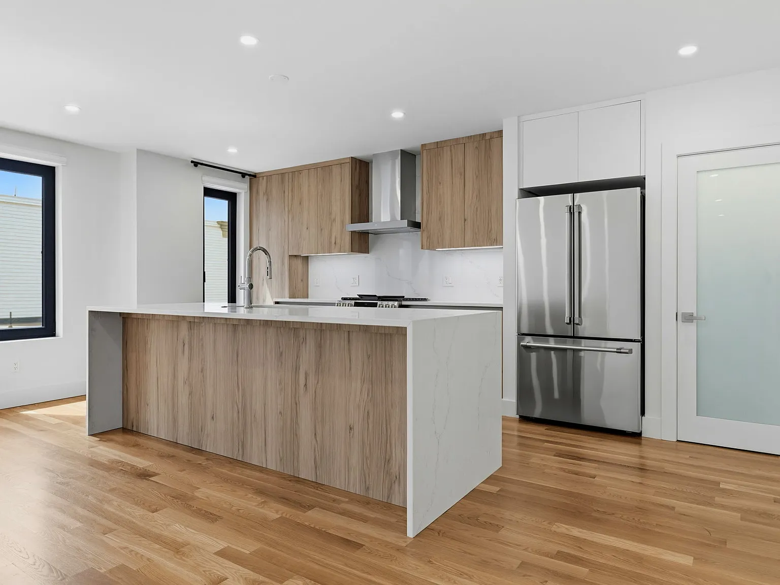 2 bed, 1275 sqft, $4,800 — Photo 2