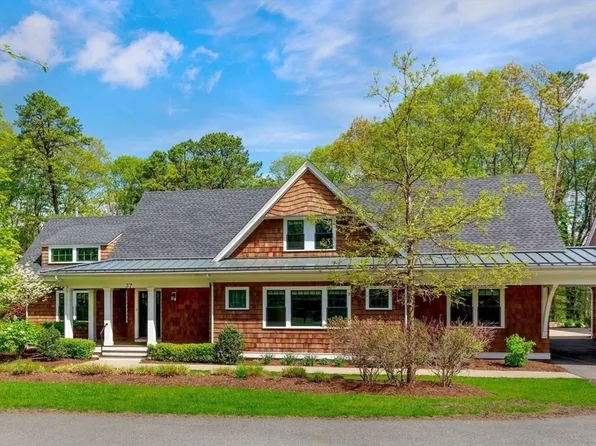 37 Cottage Cir #37, Dedham, MA 02026