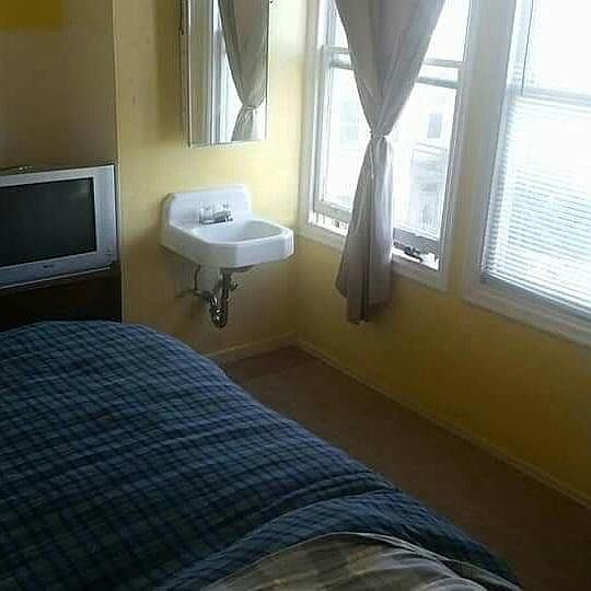 1st image of 182 Carl St #9