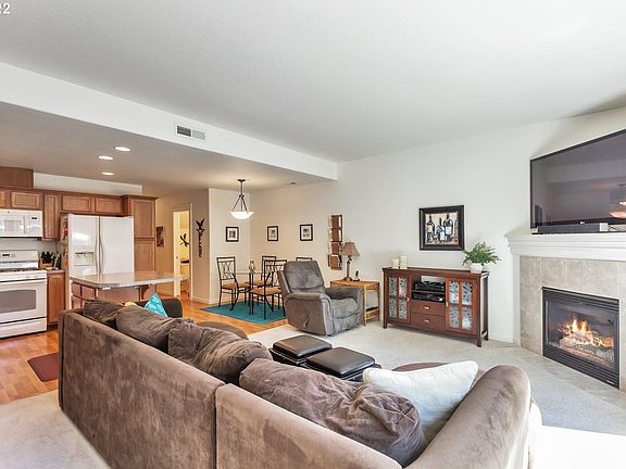 4th image of 11199 SE Adamson Ct