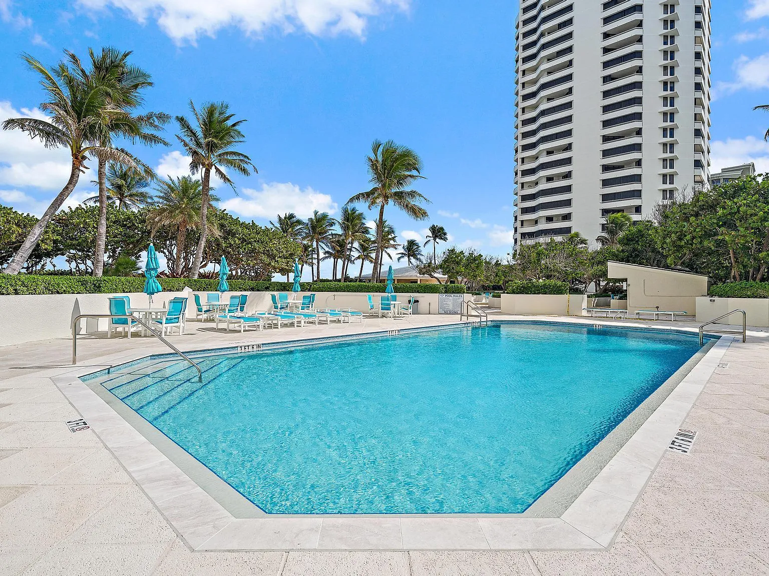 Seawinds Condominium — Photo 3