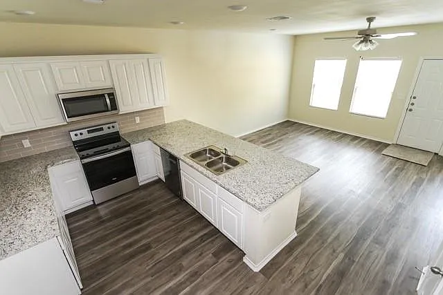 690 Union St #2 — Photo 7
