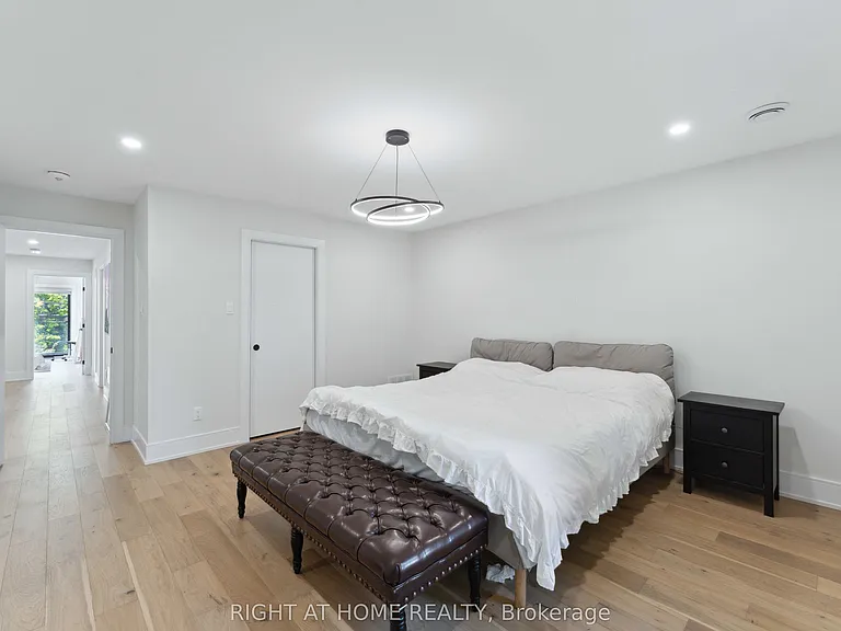 187 Carleton Ave — Photo 32