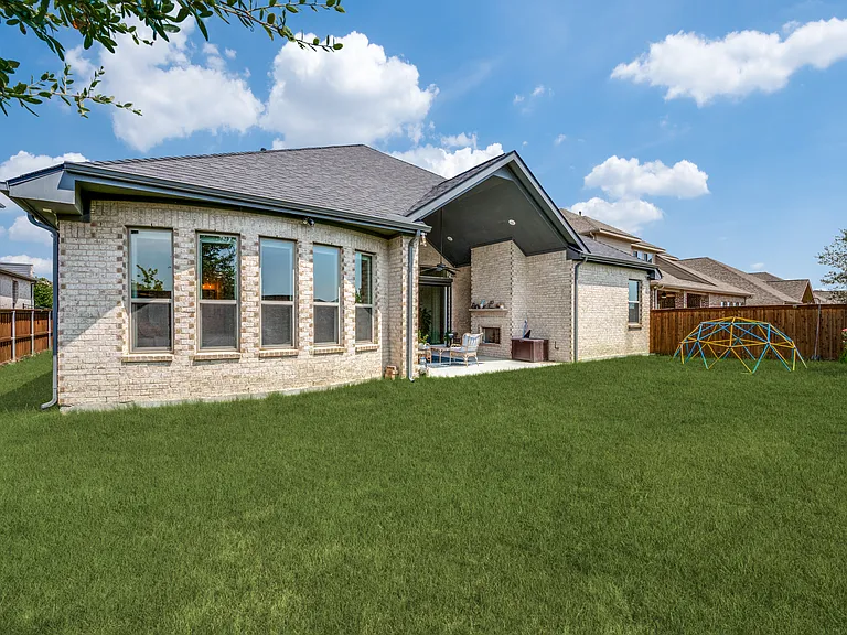 15807 Thorn Apple Rd — Photo 13