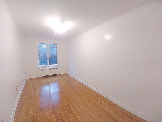 5th image of 47-19 40th St #2