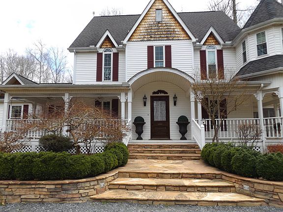 3rd image of 268 Mountain Cir