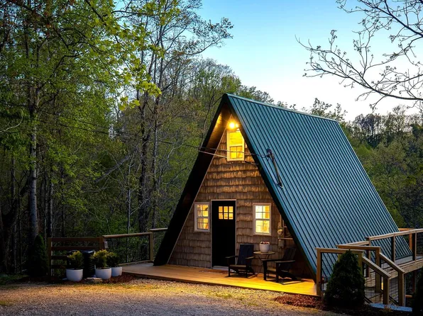 421 Alpine Dr, Smithville, TN 37166