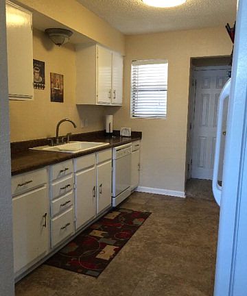 5th image of 1610 La Casa Dr