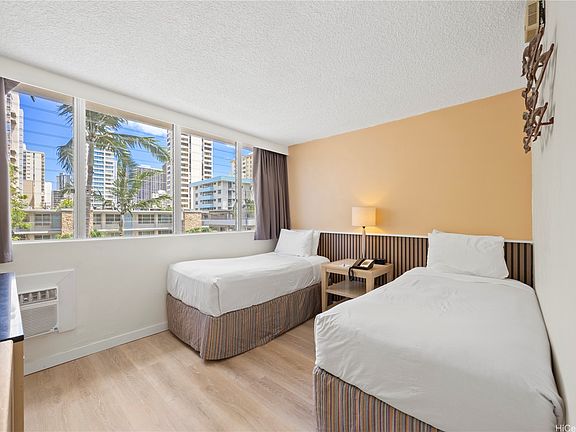 5th image of 444 Kanekapolei St #201