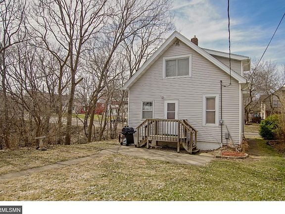3rd image of 329 1st Ave S