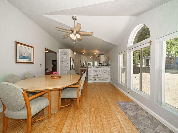 5th image of 240 Senger Rd