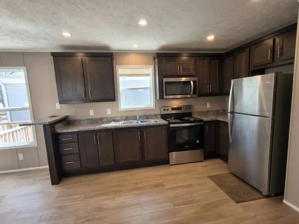 1214 Roseport Rd #16, Wathena, KS 66090