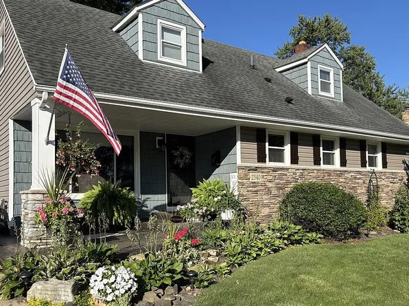 2340 Norman Dr, Stow, OH 44224