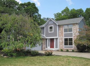 385 Slate Run Dr, Powell, OH