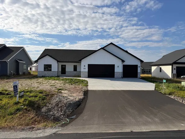 8339 Marlo Ave, Neenah, WI 54956