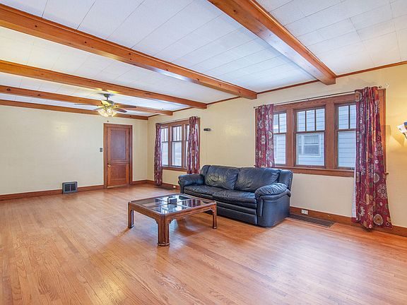 3rd image of 925 Franklin Ave