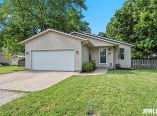 21 Barbara Ln, Auburn, IL 62615