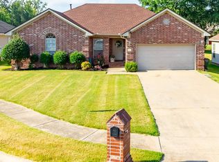 72 Woodridge Dr, Little Rock, AR 72204