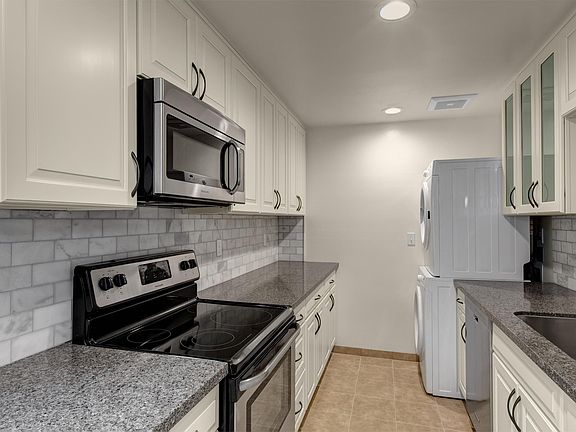 2nd image of 2200 1st Ave N APT 208