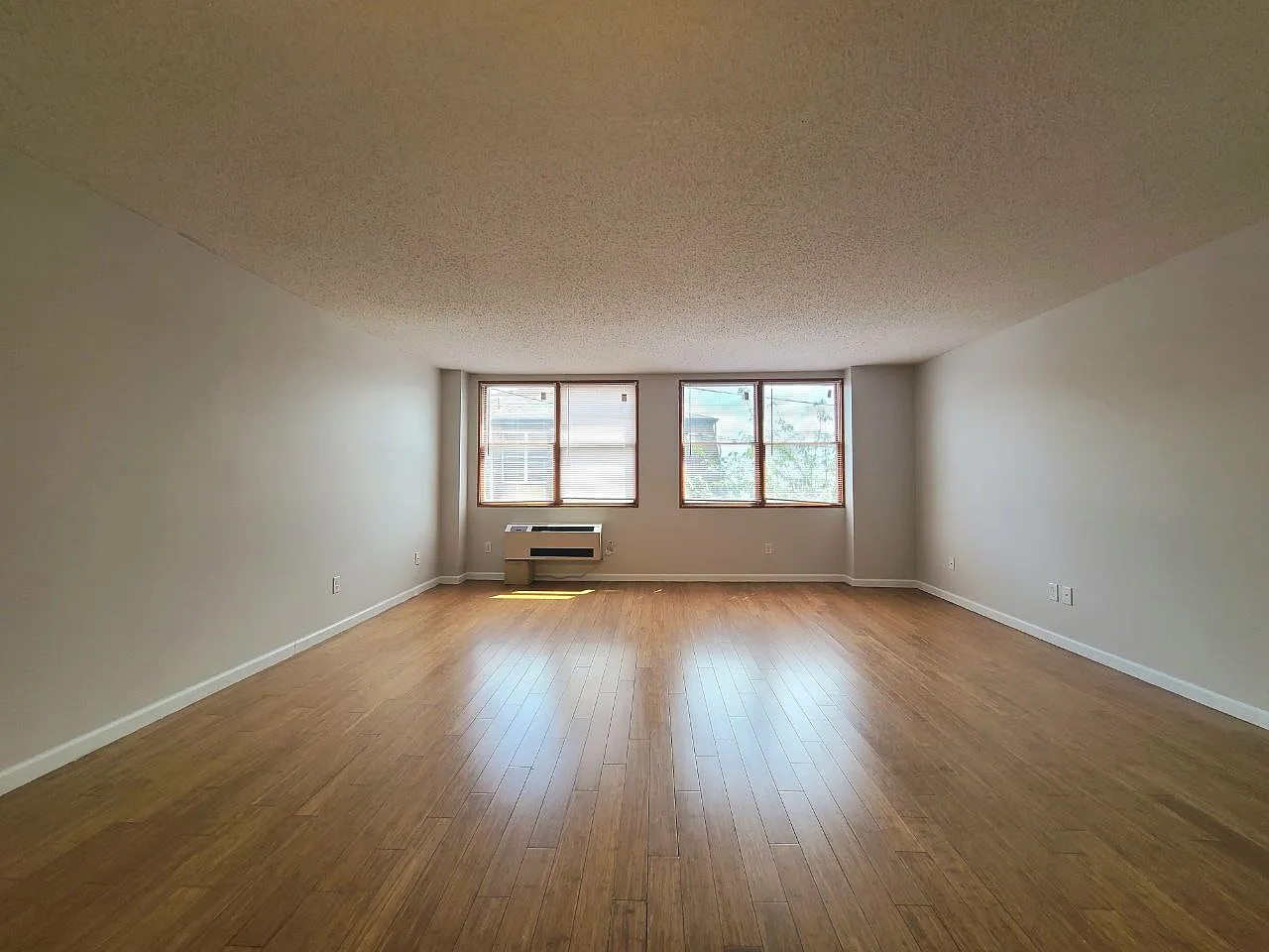 1 bed, 800 sqft, $2,125 — Photo 2