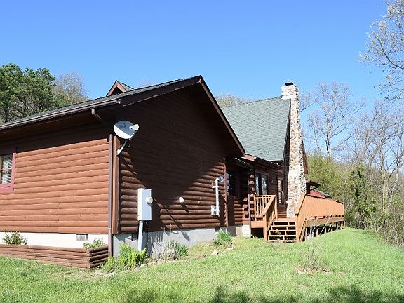 4th image of 210 Huckleberry Ln