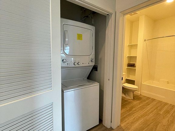 In-unit washer/dryer