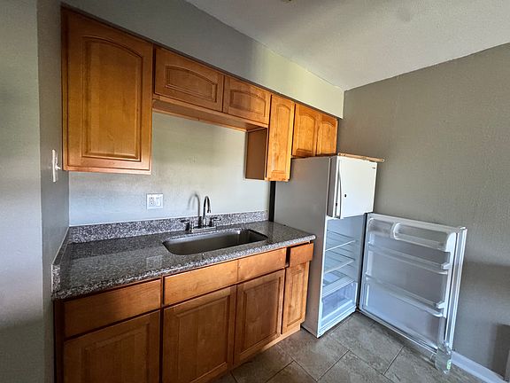 4th image of 1215 Truxton St APT 203