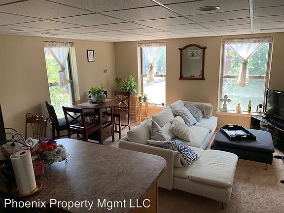 3rd image of 821 E Walnut St APT 201