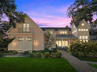 560 Moffett Rd, Lake Bluff, IL