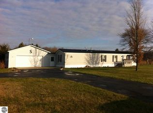 6933 E Tamarack Rd, Vestaburg, MI 48891