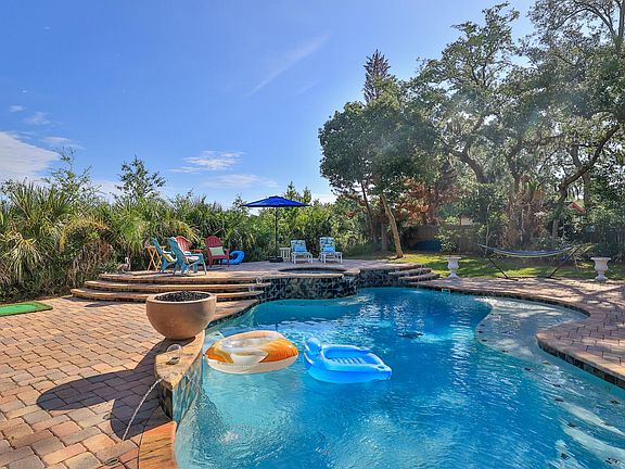3rd image of 5944 Kendrew Dr