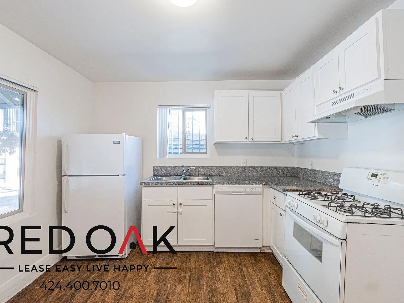 Refined Studio with Dishwasher and Parking Included in the Heart of Boyle Heights! — Photo 4
