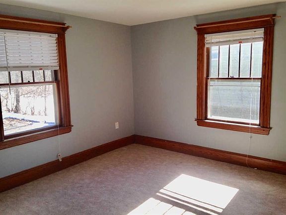 5th image of 141 3/4 Amherst Street # Second Floor