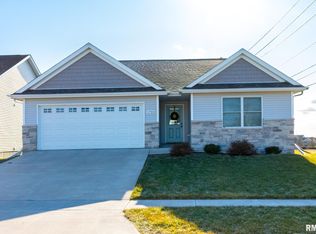 1703 Nicole Ct, Davenport, IA 52807