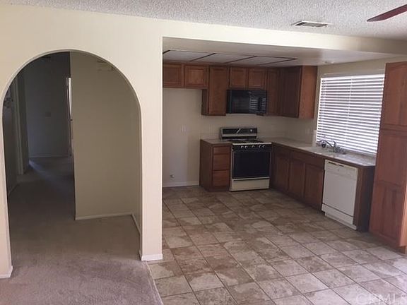 4th image of 13148 Terry Ct