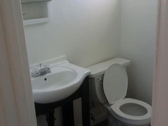 4th image of 304-306 E Blacklidge Dr #15259818