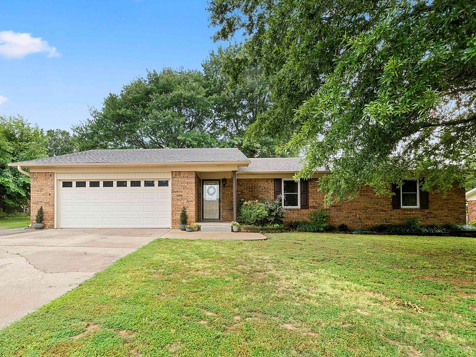 1st image of 213 Western Hills Dr