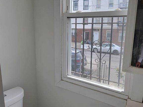 5th image of 219A Summit Ave #1K